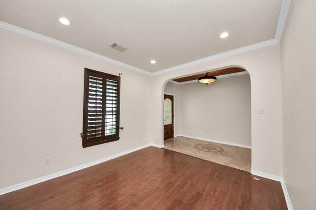 Building Photo - 1805 Jasmine Hollow Ln