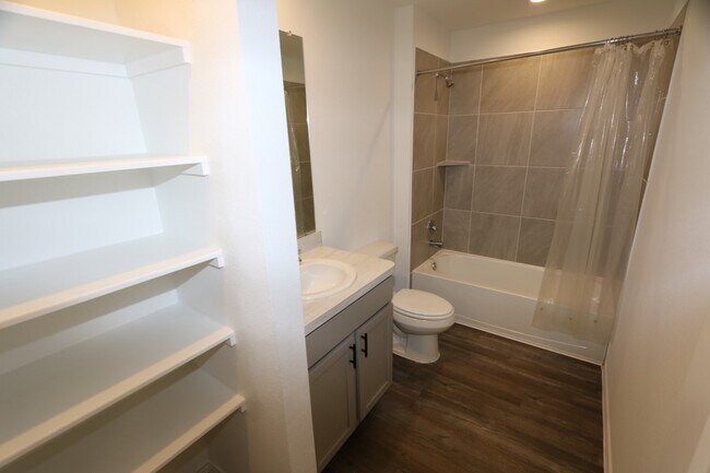 Building Photo - 24808 Sugar Pine Cone St