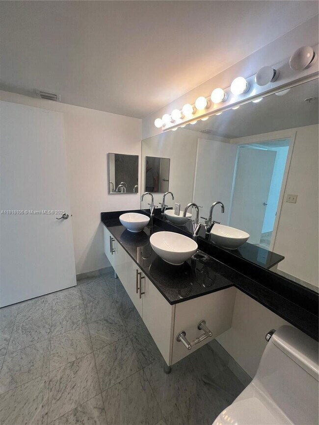 Building Photo - 31 SE 5th St