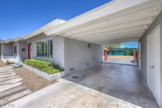 Building Photo - 2400 Sherman Pl
