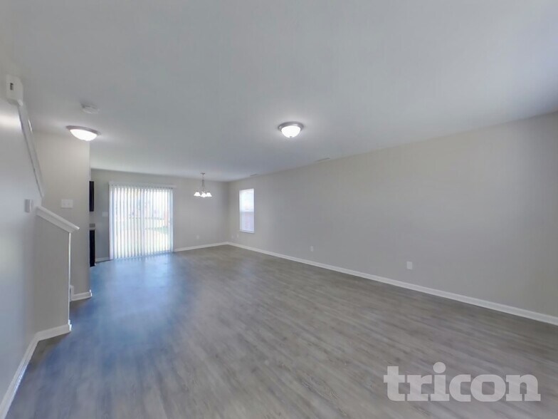 Building Photo - 2887 Beethoven Ave