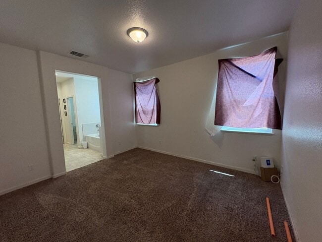 Building Photo - Beautiful Single Story Home Ready To Be Ca...