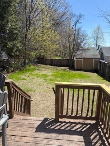 Building Photo - 22 Forest St