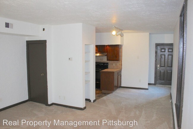 Primary Photo - 2121 Milligan Ave