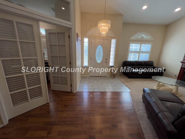 Building Photo - AVAILABLE MAY - 3 Bedroom / 2 Bathroom Paso Robles Home