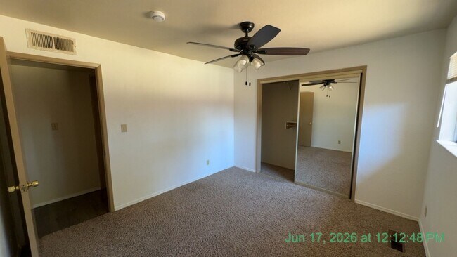 Building Photo - South West Visalia Now Ready!