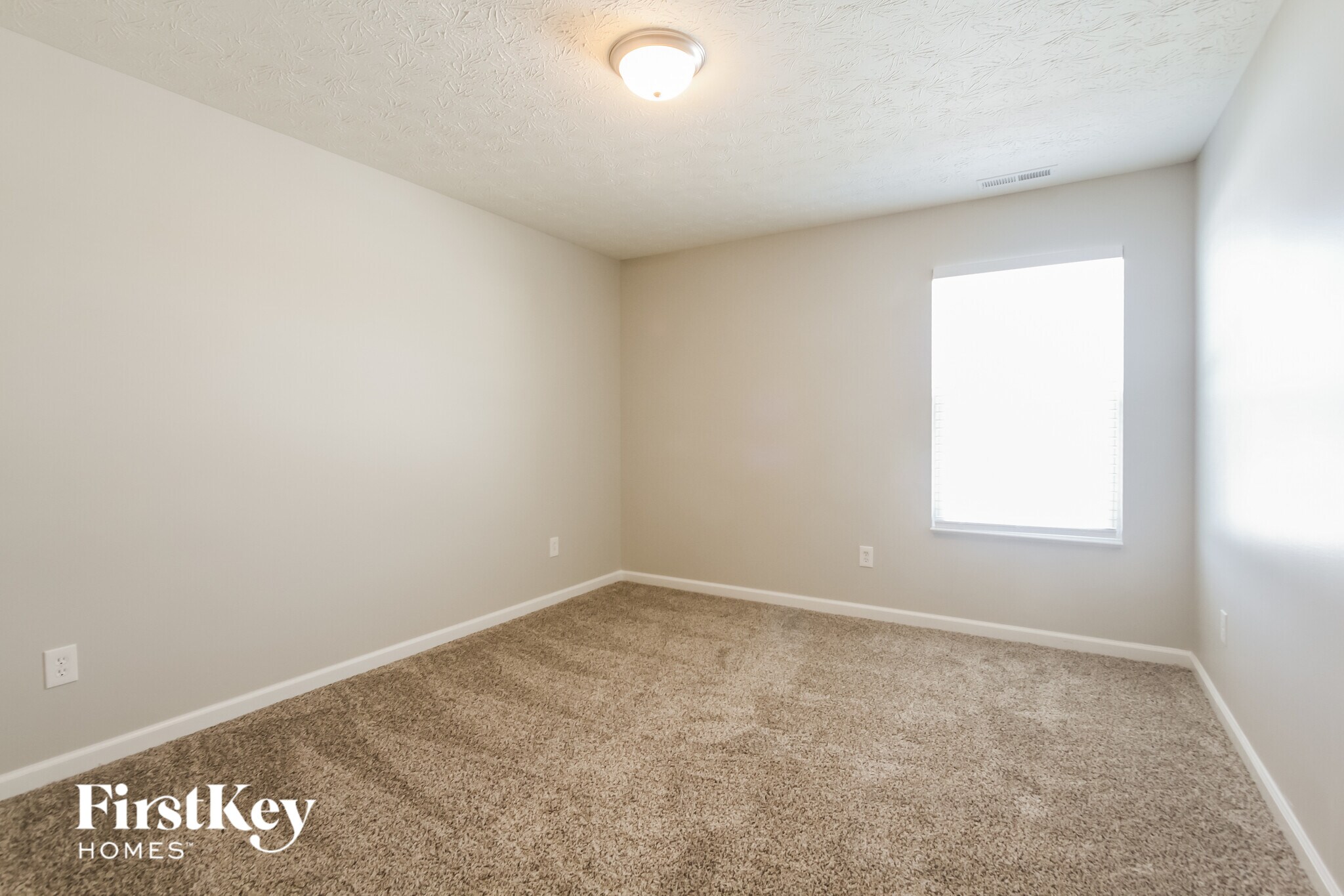 Building Photo - 770 Carolina Way