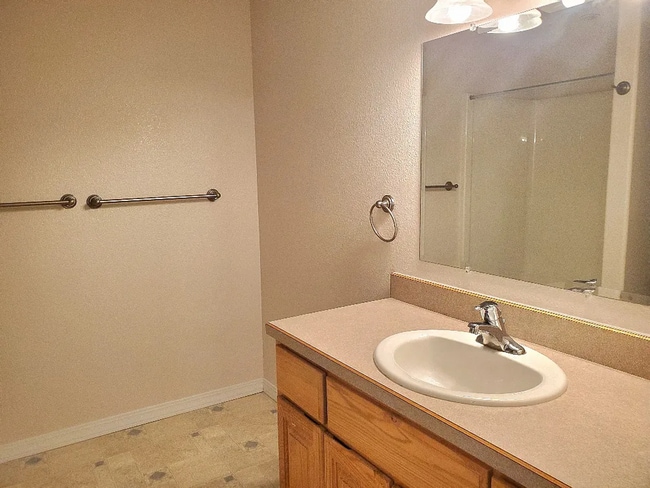 Building Photo - 3b/2.5 House for Rent