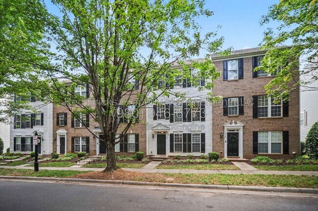 Building Photo - 15764 Castle Watch Ave