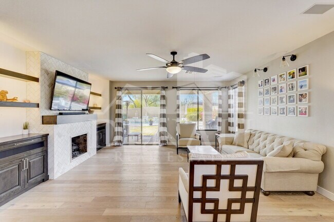 Building Photo - 40844 N Union Trail