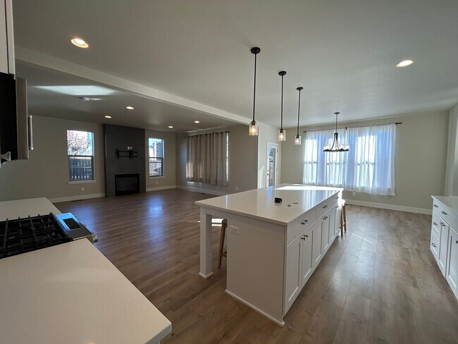 Building Photo - Beautiful 3 Bedroom Home in Tuscany Pines