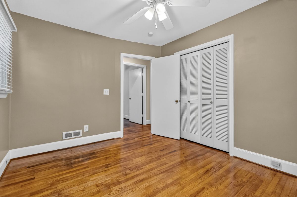Building Photo - 1634 Van Buren Ave