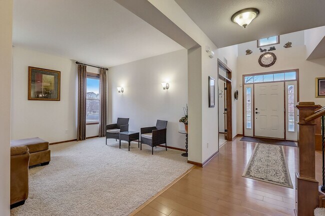 Building Photo - Grand 5 bed 4.5 bath Maple Grove Home w/ 3-Car Garage! Fully Furnished