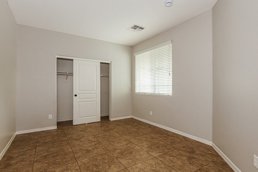 Building Photo - 7509 S 27th Way