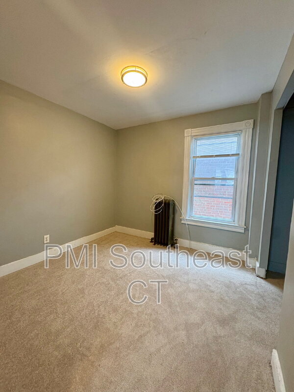 Building Photo - 50 Montauk Ave