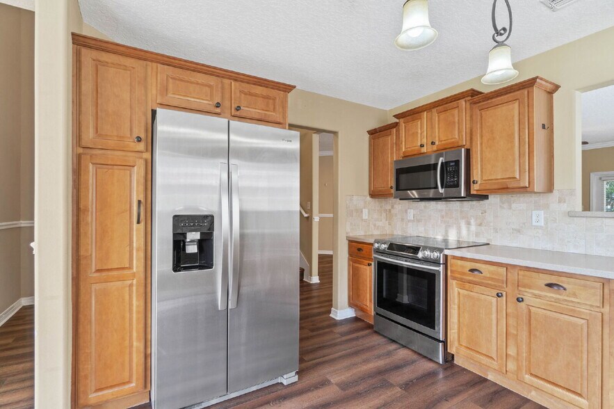 Building Photo - 1946 Kadima Cir