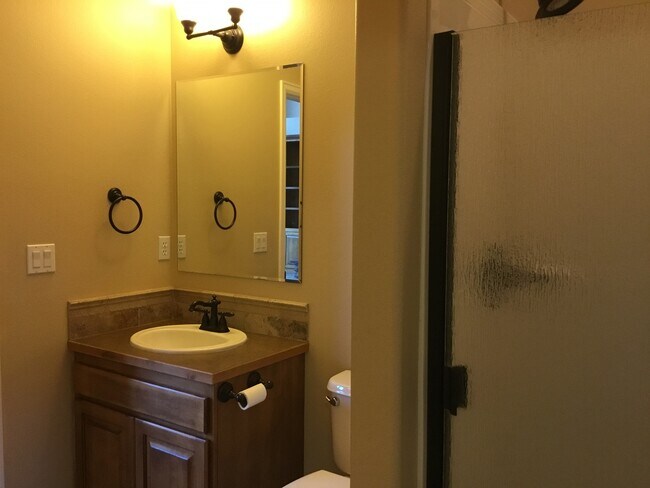 Building Photo - 680 E Havasupai St