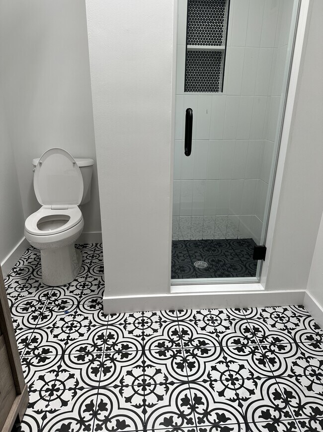 Building Photo - 714 Mollbore Terrace