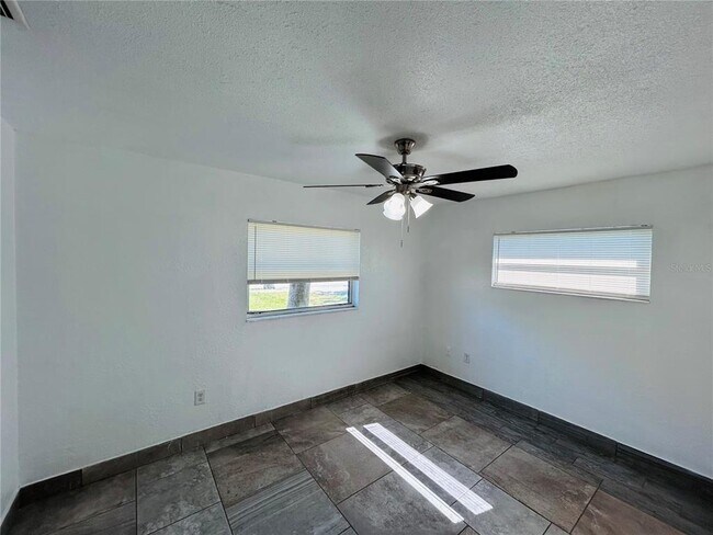 Building Photo - 6112 Tavendale Dr