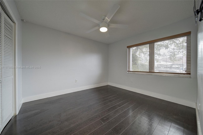 Building Photo - 621 SW 99th Pl
