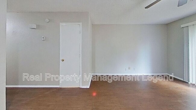 Building Photo - 8109 Silver Creek Rd