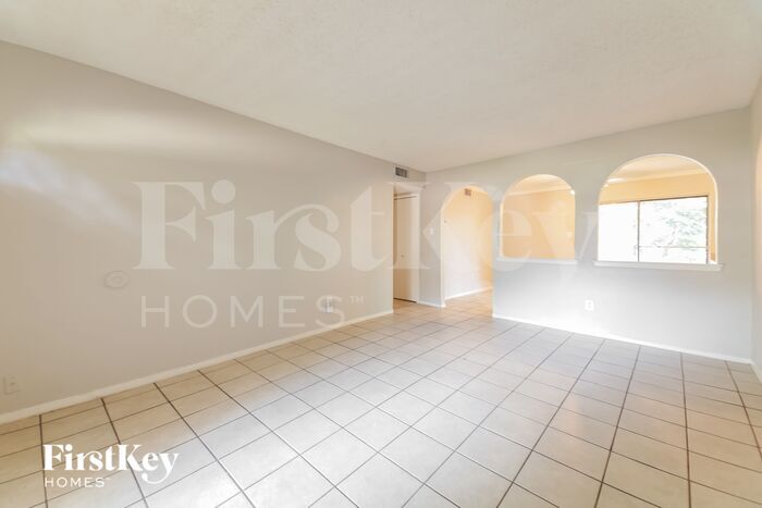 Building Photo - 1205 Colony Dr