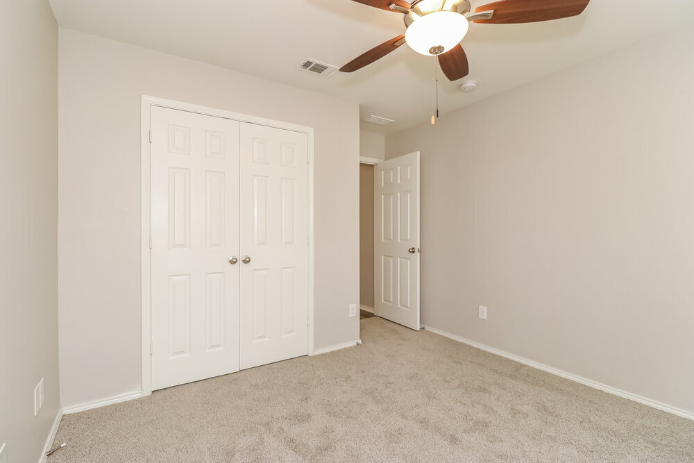 Building Photo - 2233 Sims Dr