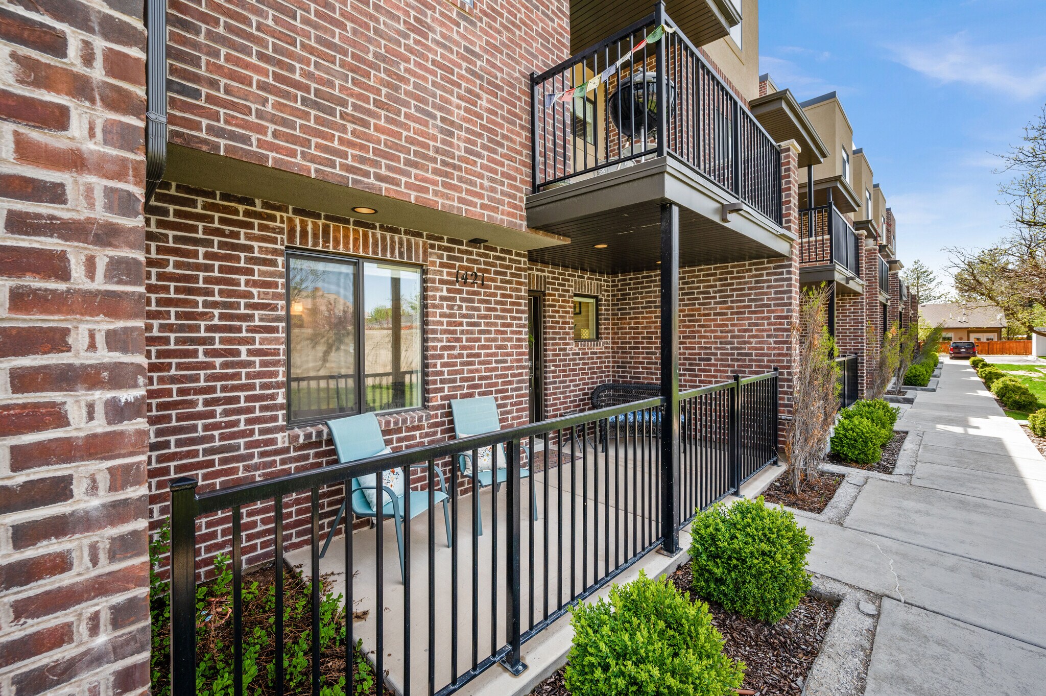 Front Patio - 1421 E Komenda Way