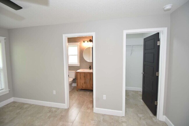 Building Photo - 86 Laramie Dr