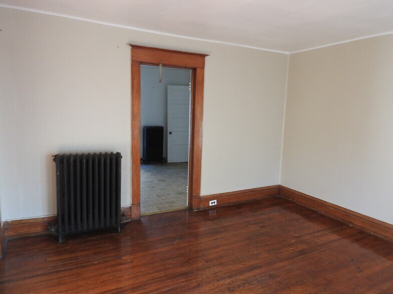 Building Photo - 306 Gold Ave NW