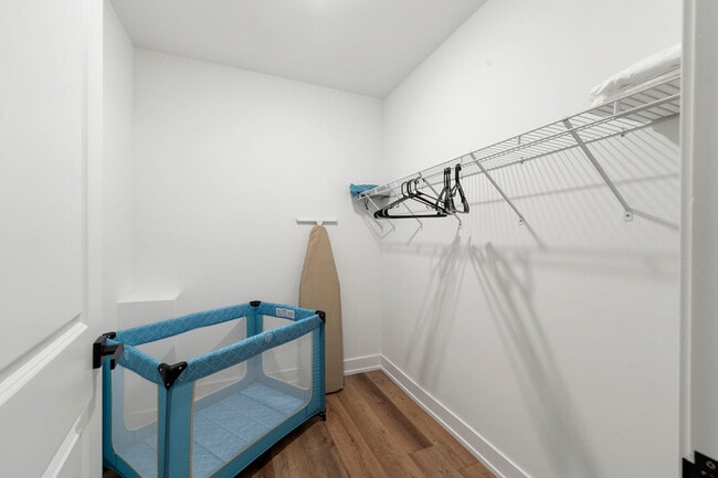 Building Photo - 1900 W 17th St