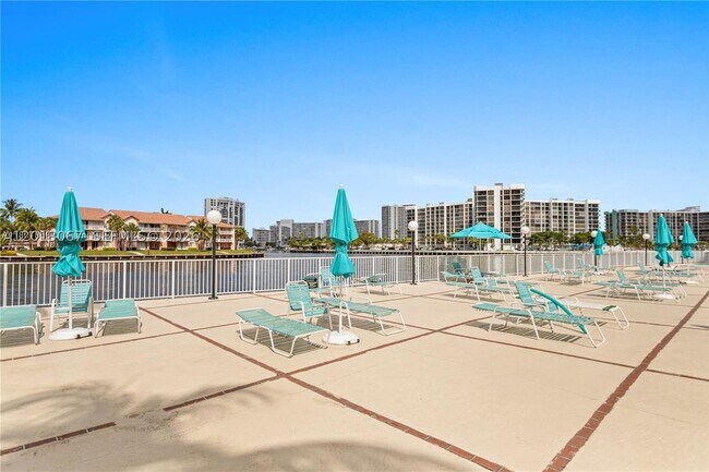 Building Photo - 3800 S Ocean Dr
