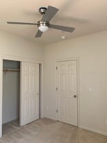 Building Photo - 1495 Breezeway Ct