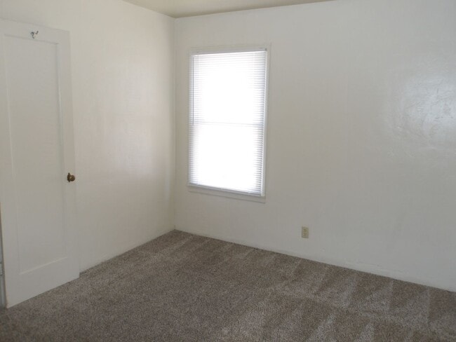 Building Photo - Cozy and Spacious Home for Rent