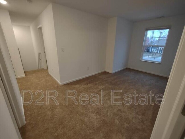 Building Photo - 1199 Saticoy Ct