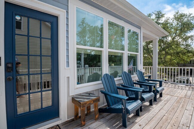 Building Photo - GORGEOUS OFF-SEASON RENTAL