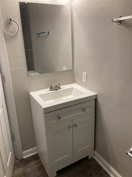 Building Photo - 401 Johnston Rd