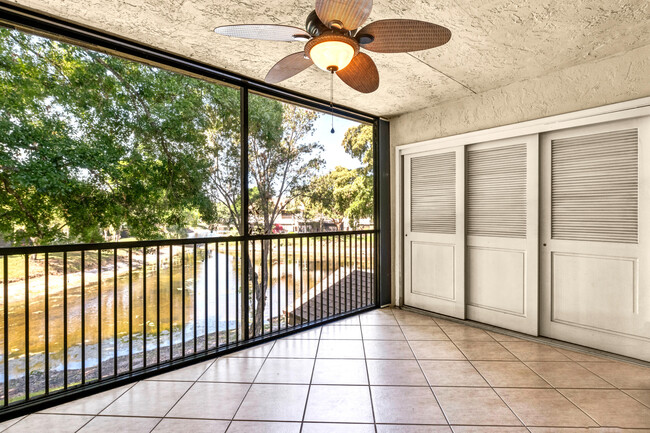Building Photo - 4527 Carambola Cir S