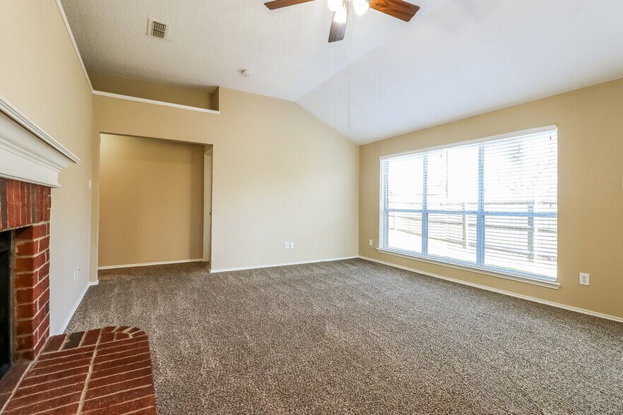 Building Photo - 10600 Copperwood Ln