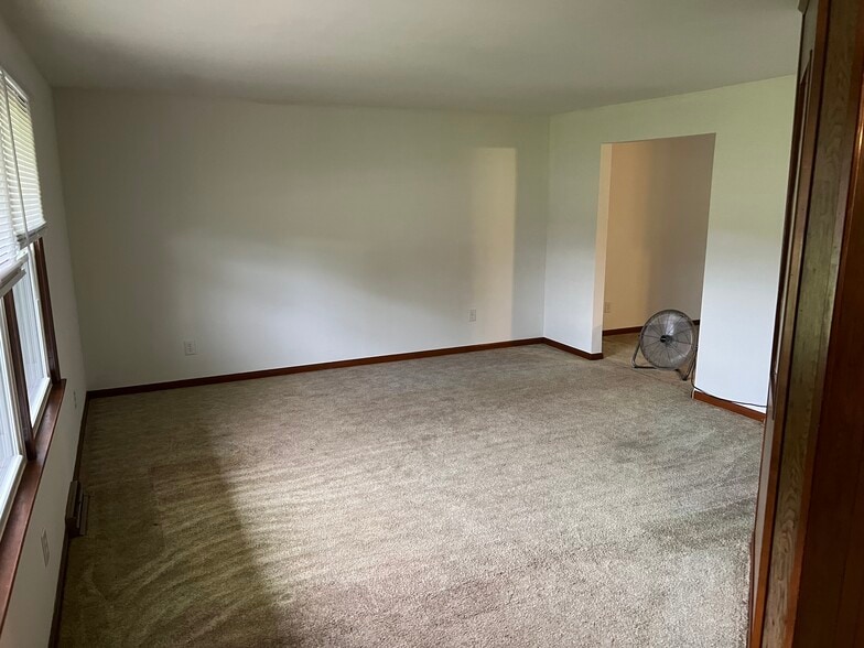 Living room - 4121 Marr Rd