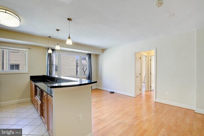 Building Photo - 738 Longfellow St NW