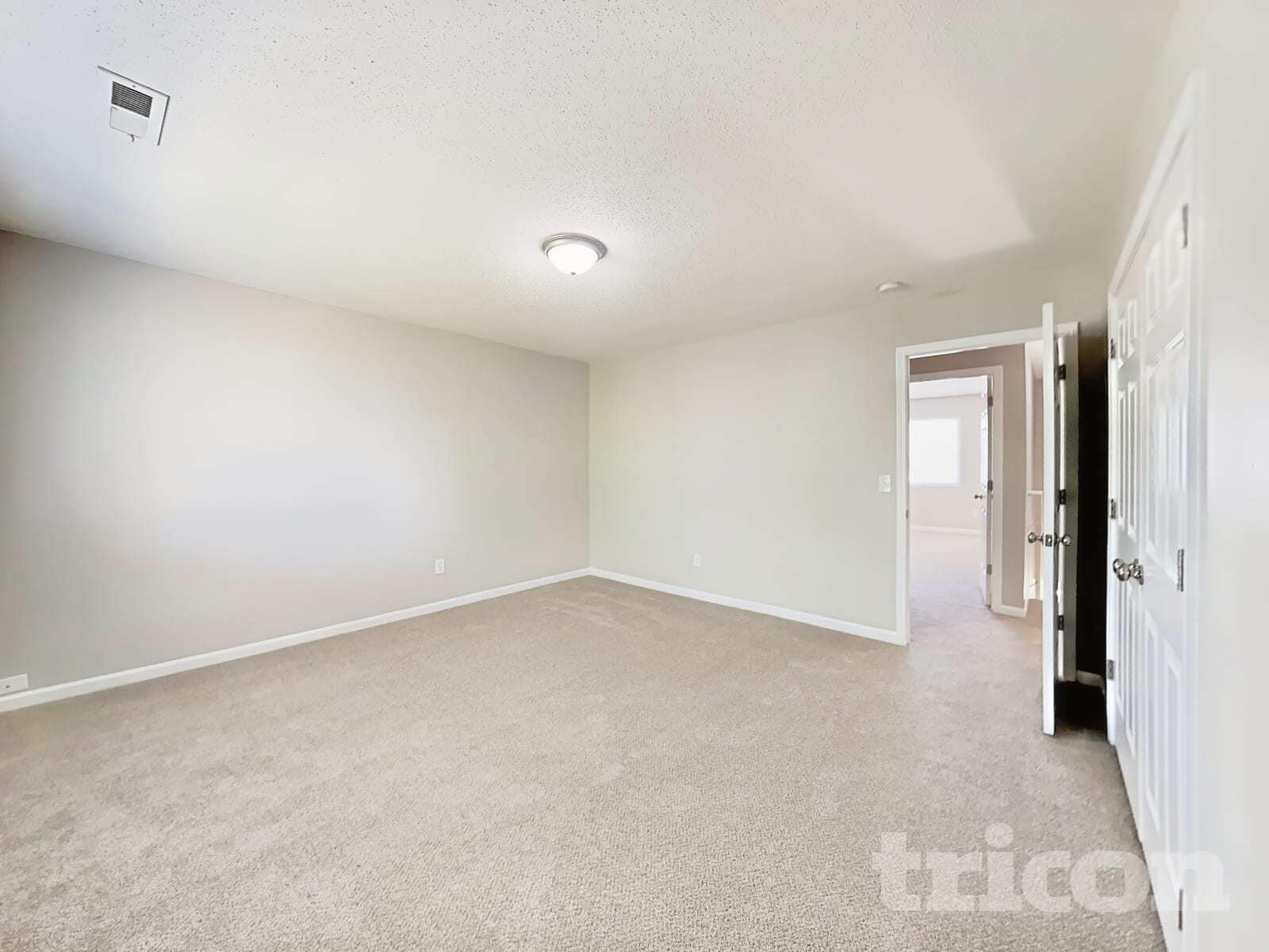 Building Photo - 1135 Edinburgh Dr