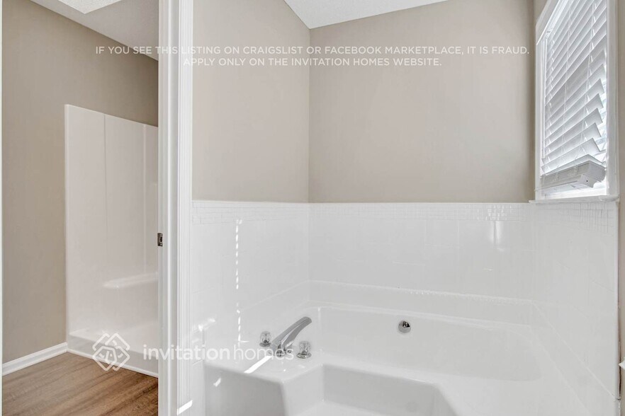 Building Photo - 2717 Horseshoe Creek Dr