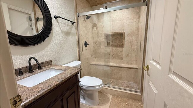 Building Photo - 175 Cloverdale Rd