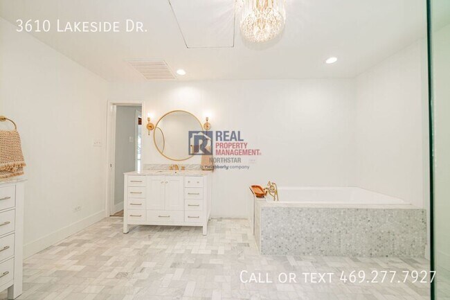 Building Photo - 3610 Lakeside Dr