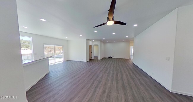 Building Photo - 152 Kings Pl