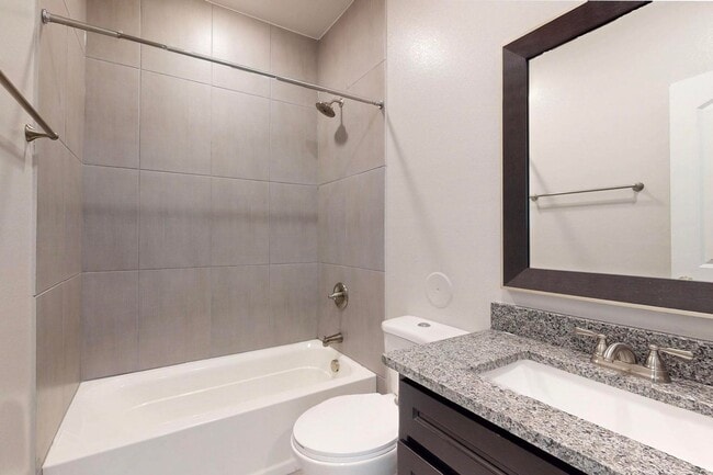 Building Photo - Charming 3 bedroom, 2 bath home in East El...