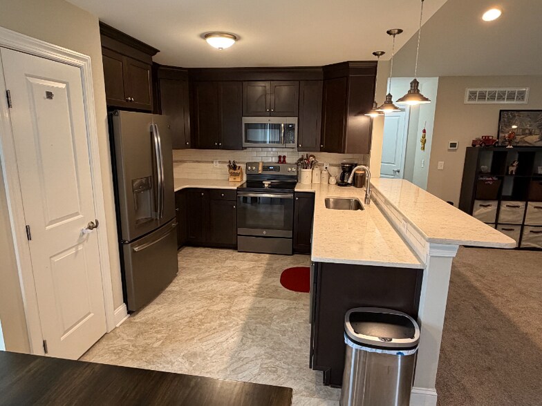 Building Photo - 22928 Deep Creek Dr