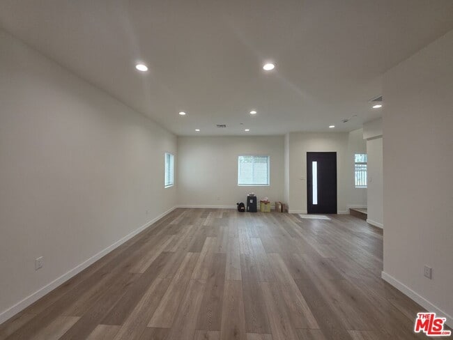 Building Photo - 6748 Ben Ave