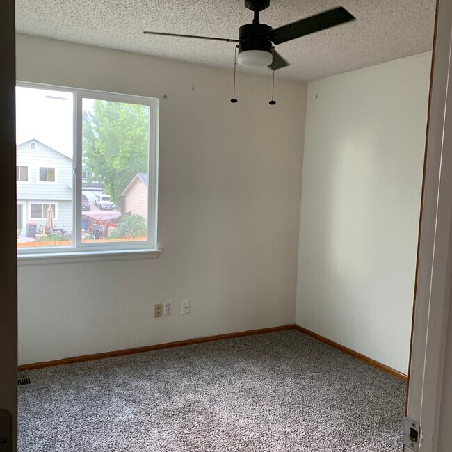 Building Photo - 2559 Cherry Cir